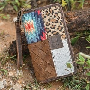STS Ranch Chaynee Mountain Leather Wristlet Wallet